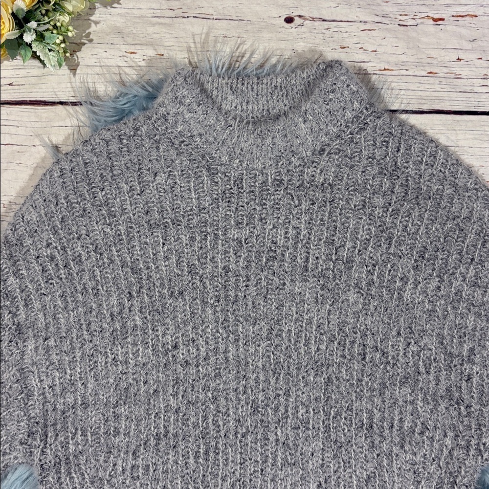 Abercrombie & Fitch Gray Mockneck Knit Fuzzy Soft Sweater - Picture 4 of 7